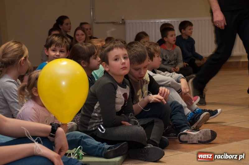 Zdjęcie w galerii na portalu naszraciborz.pl: Strażacka noc dla dzieci w Markowicach wiadomości z regionu