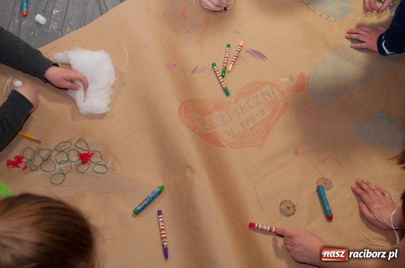 Zdjęcie w galerii na portalu naszraciborz.pl: Strażacka noc dla dzieci w Markowicach wiadomości z regionu