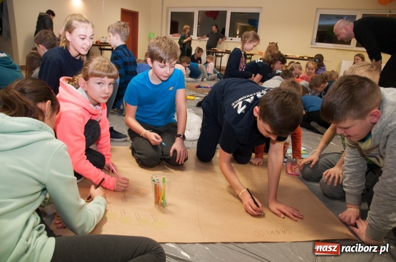 Zdjęcie w galerii na portalu naszraciborz.pl: Strażacka noc dla dzieci w Markowicach wiadomości z regionu
