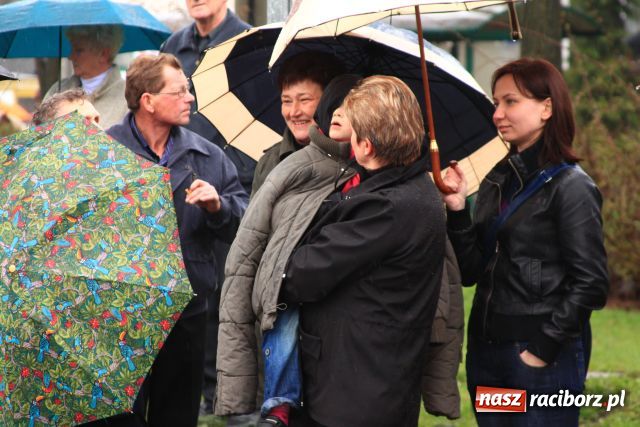 Zdjęcie w galerii na portalu naszraciborz.pl: W deszczu prosili o urodzaj wiadomości z regionu