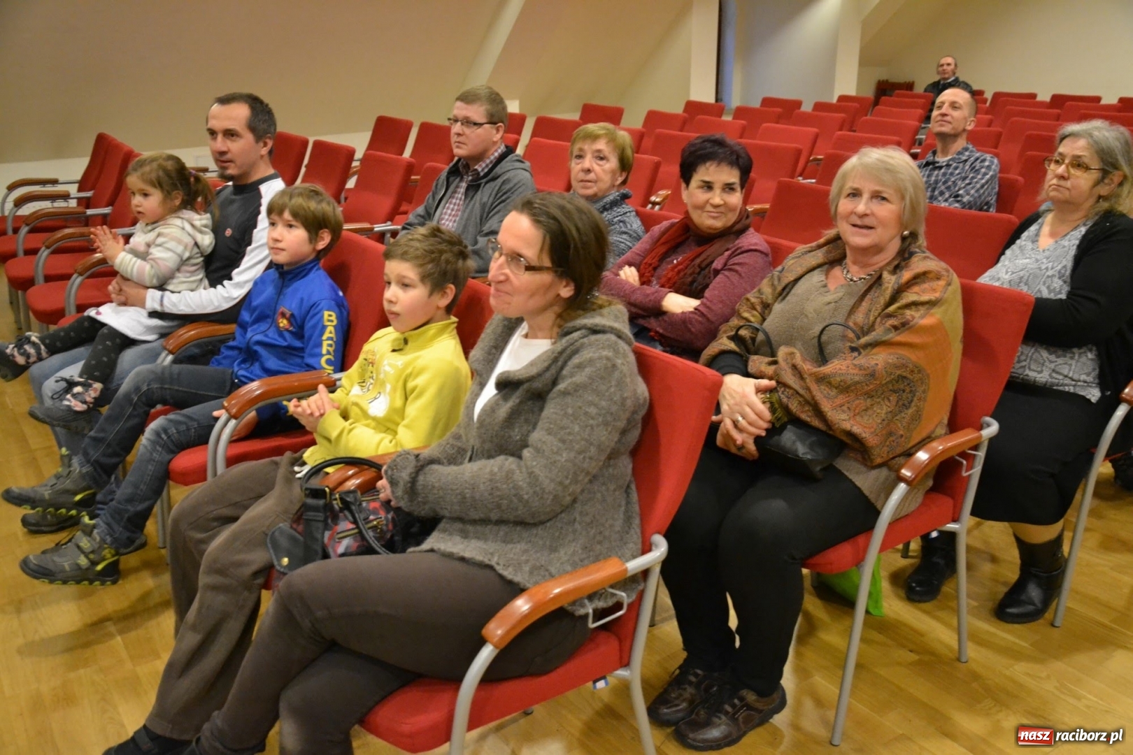 Zdjęcie w galerii na portalu naszraciborz.pl: Podróżnicze spotkanie na zamku  wiadomości z regionu