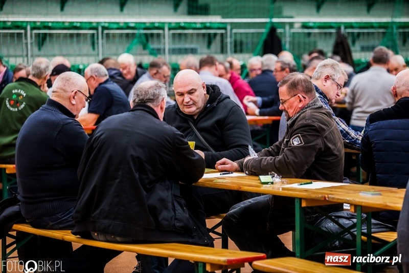 Zdjęcie w galerii na portalu naszraciborz.pl: Turniej Skata o Puchar Prezydenta Raciborza w Arenie Rafako wiadomości z regionu