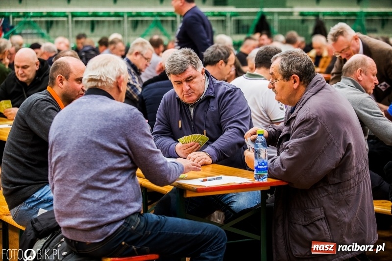 Zdjęcie w galerii na portalu naszraciborz.pl: Turniej Skata o Puchar Prezydenta Raciborza w Arenie Rafako wiadomości z regionu