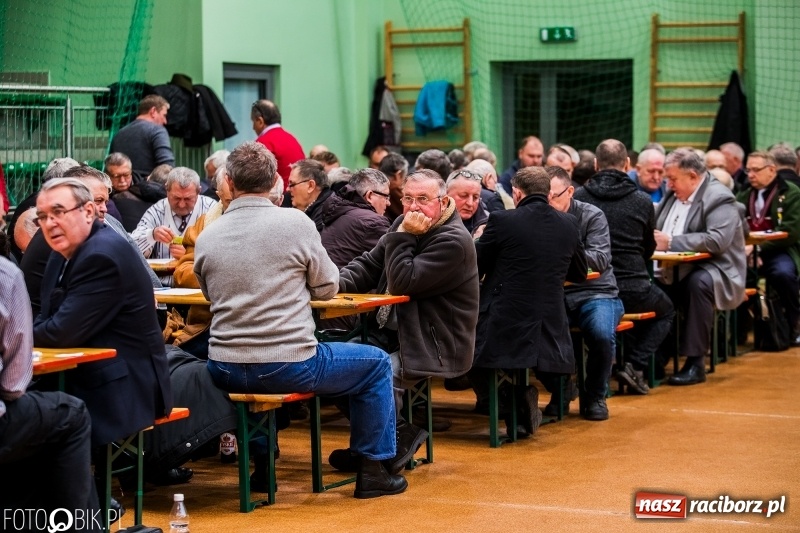 Zdjęcie w galerii na portalu naszraciborz.pl: Turniej Skata o Puchar Prezydenta Raciborza w Arenie Rafako wiadomości z regionu