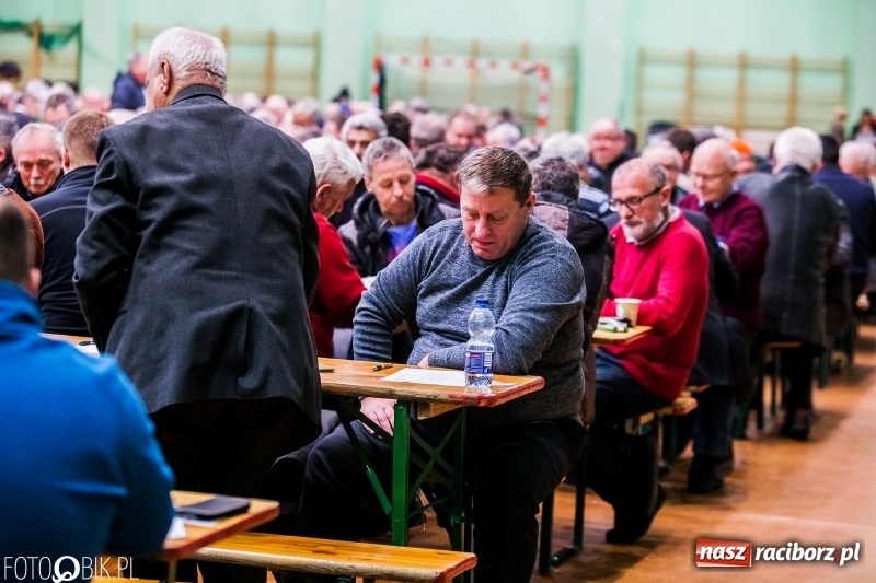Zdjęcie w galerii na portalu naszraciborz.pl: Turniej Skata o Puchar Prezydenta Raciborza w Arenie Rafako wiadomości z regionu