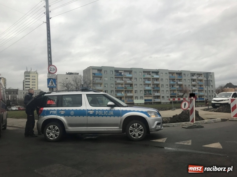 Zdjęcie w galerii na portalu naszraciborz.pl: Potrącenie rowerzysty na Ostrogu  wiadomości z regionu