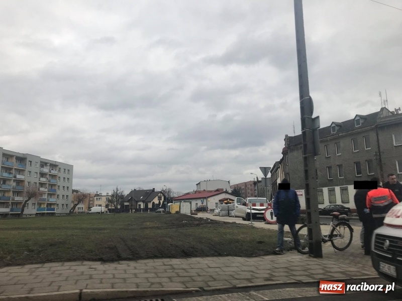 Zdjęcie w galerii na portalu naszraciborz.pl: Potrącenie rowerzysty na Ostrogu  wiadomości z regionu