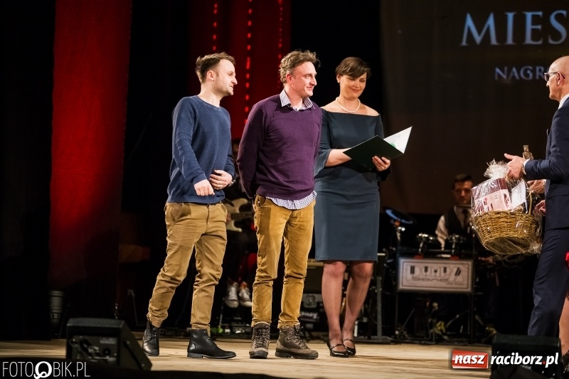 Zdjęcie w galerii na portalu naszraciborz.pl: Dziesiąta jubileuszowa gala Mieszko. Wręczono pięć statuetek  wiadomości z regionu
