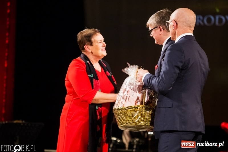 Zdjęcie w galerii na portalu naszraciborz.pl: Dziesiąta jubileuszowa gala Mieszko. Wręczono pięć statuetek  wiadomości z regionu