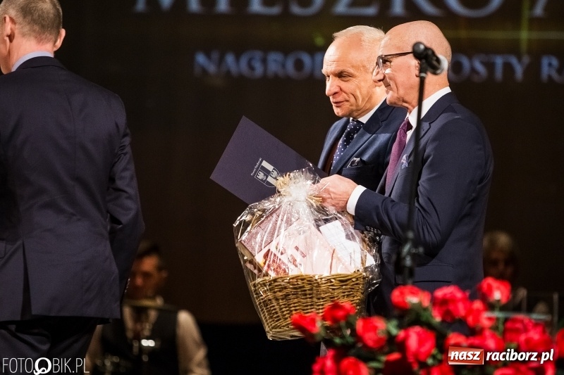 Zdjęcie w galerii na portalu naszraciborz.pl: Dziesiąta jubileuszowa gala Mieszko. Wręczono pięć statuetek  wiadomości z regionu