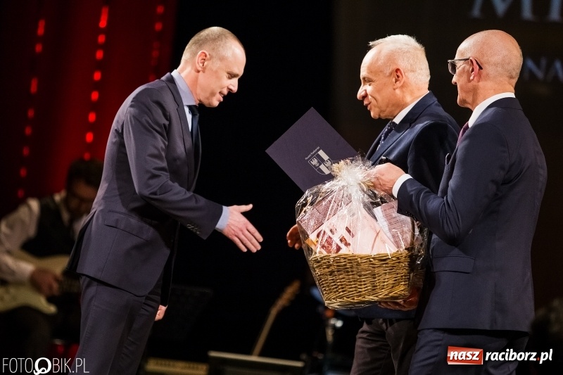 Zdjęcie w galerii na portalu naszraciborz.pl: Dziesiąta jubileuszowa gala Mieszko. Wręczono pięć statuetek  wiadomości z regionu