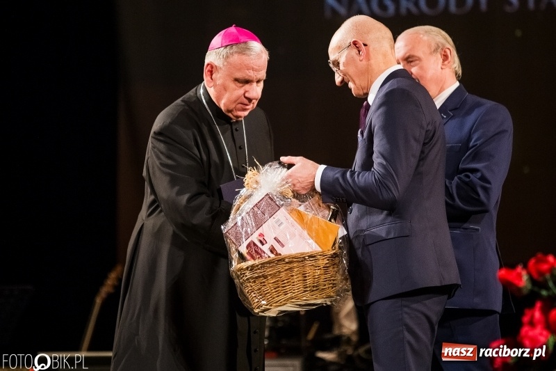 Zdjęcie w galerii na portalu naszraciborz.pl: Dziesiąta jubileuszowa gala Mieszko. Wręczono pięć statuetek  wiadomości z regionu