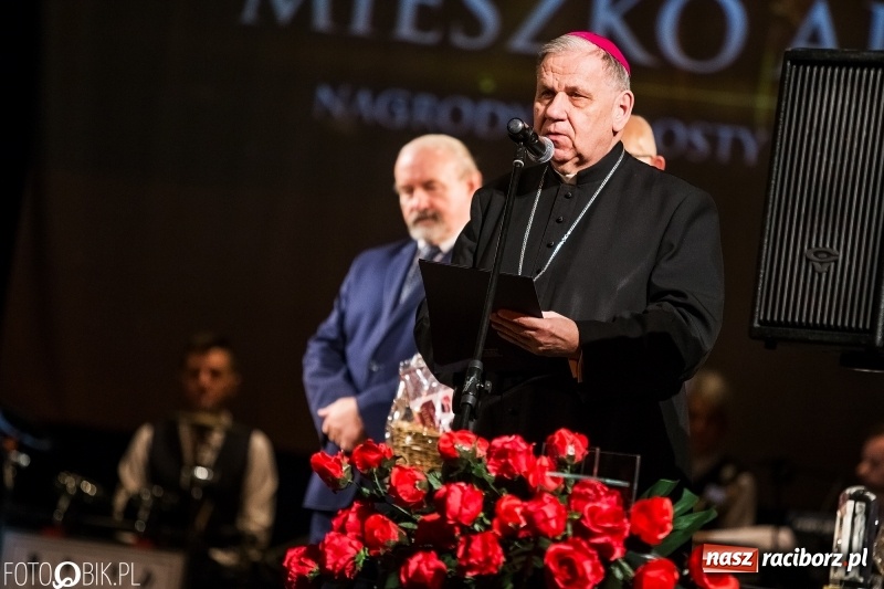 Zdjęcie w galerii na portalu naszraciborz.pl: Dziesiąta jubileuszowa gala Mieszko. Wręczono pięć statuetek  wiadomości z regionu