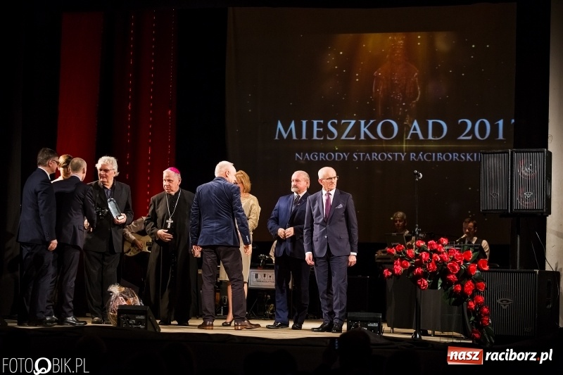 Zdjęcie w galerii na portalu naszraciborz.pl: Dziesiąta jubileuszowa gala Mieszko. Wręczono pięć statuetek  wiadomości z regionu