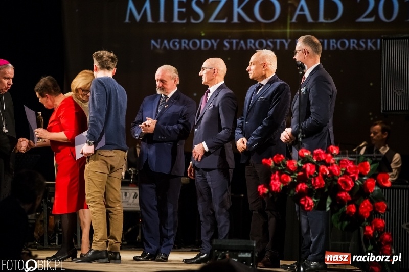 Zdjęcie w galerii na portalu naszraciborz.pl: Dziesiąta jubileuszowa gala Mieszko. Wręczono pięć statuetek  wiadomości z regionu