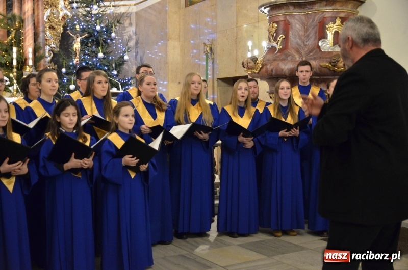 Zdjęcie w galerii na portalu naszraciborz.pl: Trzecie raciborskie kolędowanie dla Kamerunu  wiadomości z regionu