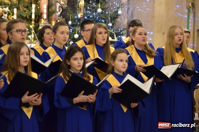 Zdjęcie w galerii na portalu naszraciborz.pl: Trzecie raciborskie kolędowanie dla Kamerunu  wiadomości z regionu