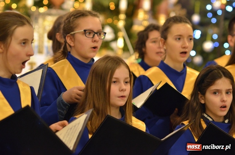 Zdjęcie w galerii na portalu naszraciborz.pl: Trzecie raciborskie kolędowanie dla Kamerunu  wiadomości z regionu