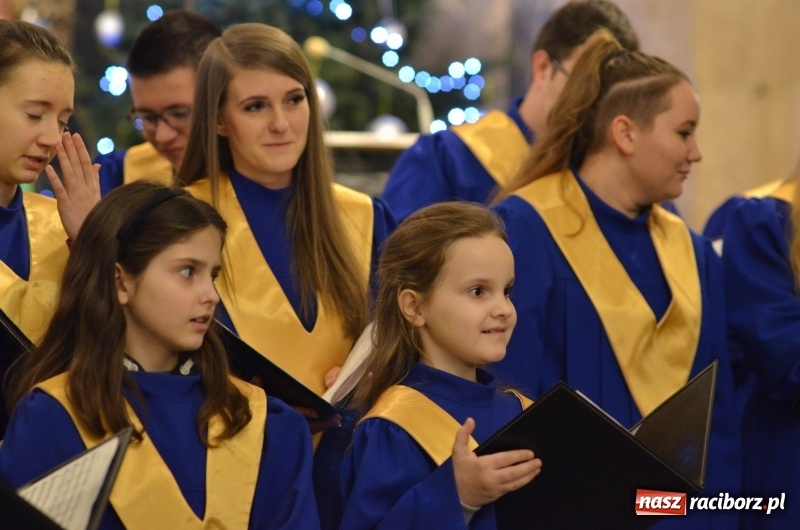 Zdjęcie w galerii na portalu naszraciborz.pl: Trzecie raciborskie kolędowanie dla Kamerunu  wiadomości z regionu