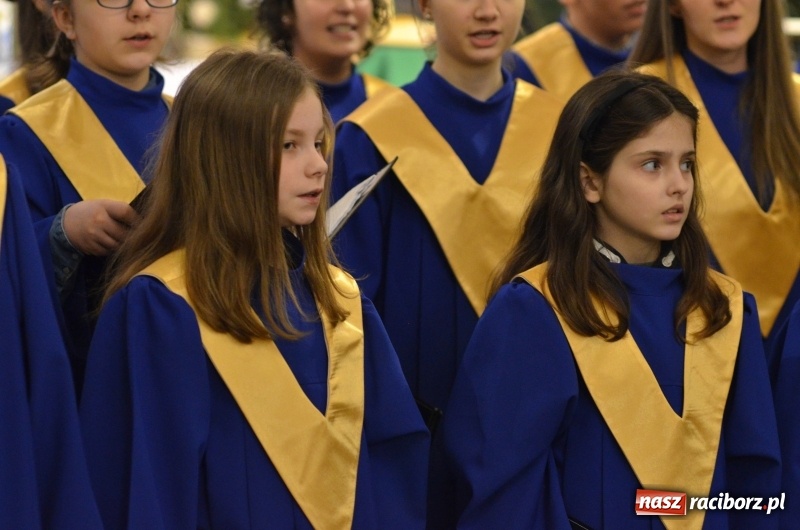 Zdjęcie w galerii na portalu naszraciborz.pl: Trzecie raciborskie kolędowanie dla Kamerunu  wiadomości z regionu