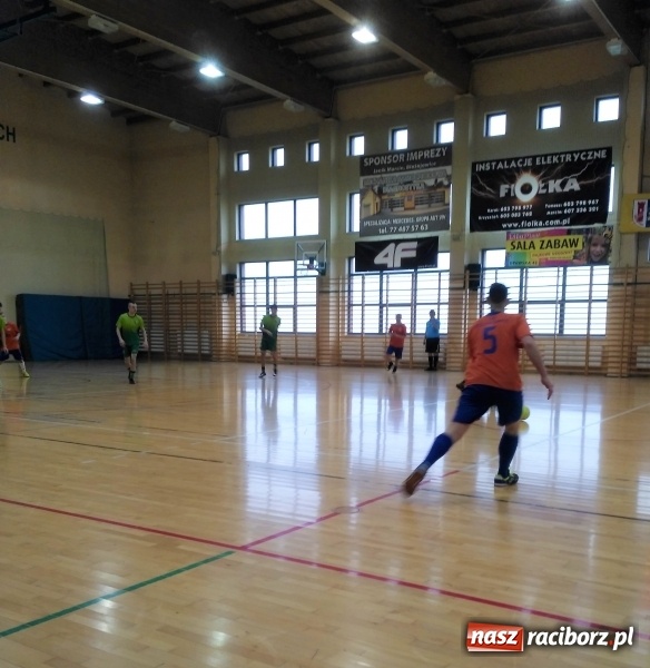 Zdjęcie w galerii na portalu naszraciborz.pl: XI Halowy Turniej Piłki Nożnej o Puchar Wójta Gminy Rudnik wiadomości z regionu