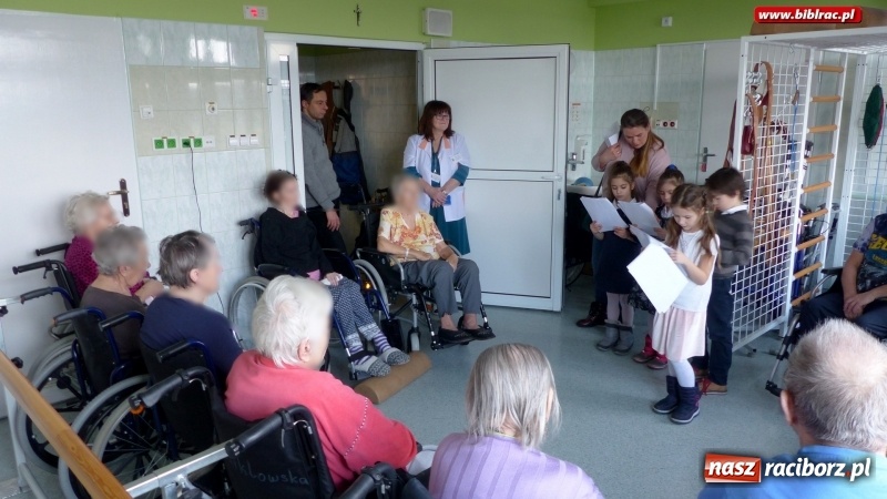 Zdjęcie w galerii na portalu naszraciborz.pl: Dzień Babci i Dziadka w raciborskim szpitalu wiadomości z regionu