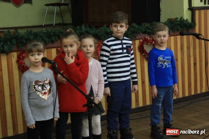 Zdjęcie w galerii na portalu naszraciborz.pl: Wieczór kolęd i jasełek w Borucinie wiadomości z regionu