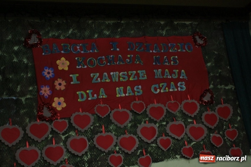 Zdjęcie w galerii na portalu naszraciborz.pl: Wieczór kolęd i jasełek w Borucinie wiadomości z regionu