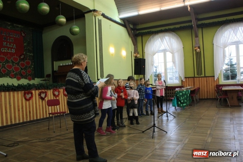 Zdjęcie w galerii na portalu naszraciborz.pl: Wieczór kolęd i jasełek w Borucinie wiadomości z regionu