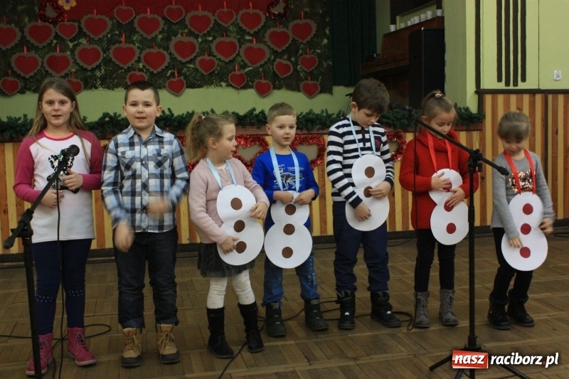 Zdjęcie w galerii na portalu naszraciborz.pl: Wieczór kolęd i jasełek w Borucinie wiadomości z regionu