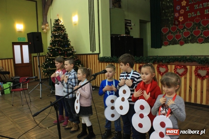 Zdjęcie w galerii na portalu naszraciborz.pl: Wieczór kolęd i jasełek w Borucinie wiadomości z regionu