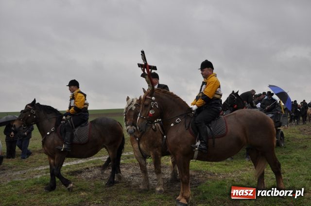 Zdjęcie w galerii na portalu naszraciborz.pl: Pogoda nie przestraszyła jeźdźców wiadomości z regionu