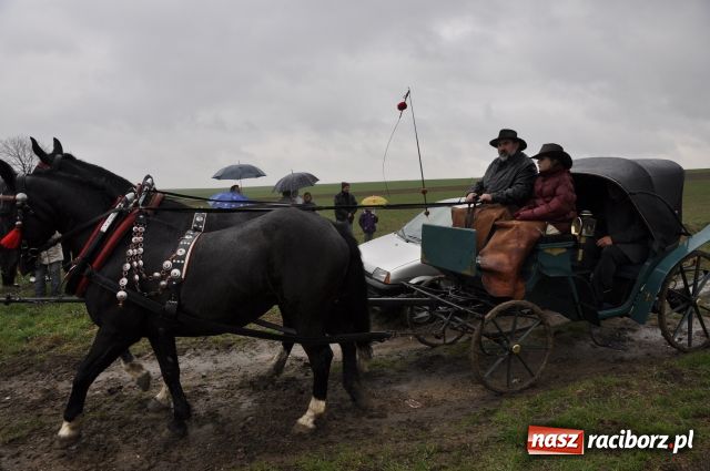 Zdjęcie w galerii na portalu naszraciborz.pl: Pogoda nie przestraszyła jeźdźców wiadomości z regionu