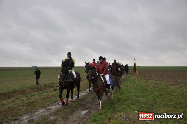 Zdjęcie w galerii na portalu naszraciborz.pl: Pogoda nie przestraszyła jeźdźców wiadomości z regionu