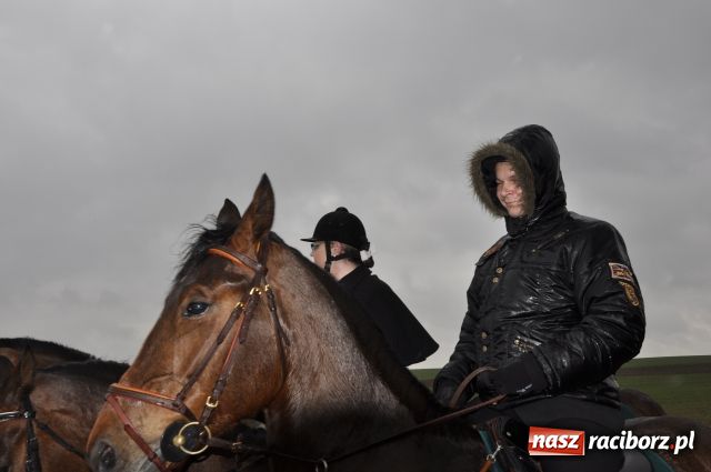 Zdjęcie w galerii na portalu naszraciborz.pl: Pogoda nie przestraszyła jeźdźców wiadomości z regionu