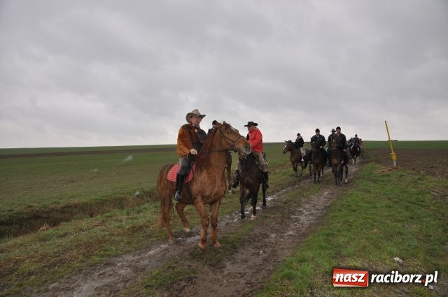 Zdjęcie w galerii na portalu naszraciborz.pl: Pogoda nie przestraszyła jeźdźców wiadomości z regionu
