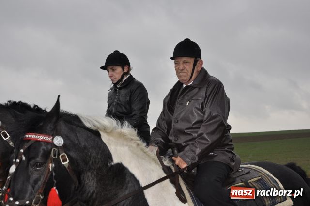 Zdjęcie w galerii na portalu naszraciborz.pl: Pogoda nie przestraszyła jeźdźców wiadomości z regionu