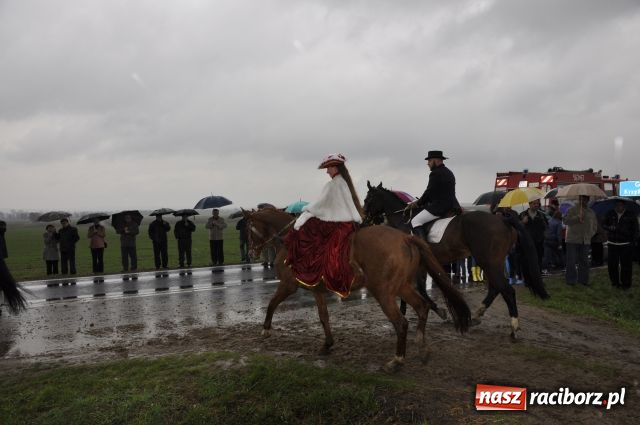 Zdjęcie w galerii na portalu naszraciborz.pl: Pogoda nie przestraszyła jeźdźców wiadomości z regionu