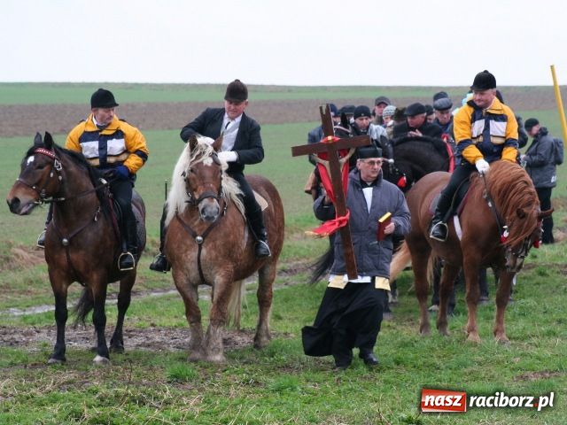 Zdjęcie w galerii na portalu naszraciborz.pl: Pogoda nie przestraszyła jeźdźców wiadomości z regionu