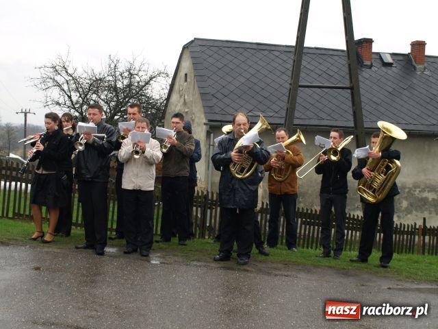 Zdjęcie w galerii na portalu naszraciborz.pl: Pogoda nie przestraszyła jeźdźców wiadomości z regionu