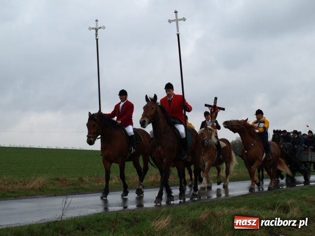 Zdjęcie w galerii na portalu naszraciborz.pl: Pogoda nie przestraszyła jeźdźców wiadomości z regionu