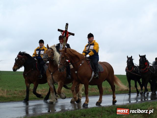Zdjęcie w galerii na portalu naszraciborz.pl: Pogoda nie przestraszyła jeźdźców wiadomości z regionu