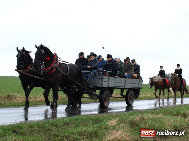 Zdjęcie w galerii na portalu naszraciborz.pl: Pogoda nie przestraszyła jeźdźców wiadomości z regionu