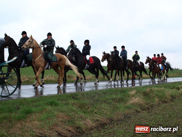 Zdjęcie w galerii na portalu naszraciborz.pl: Pogoda nie przestraszyła jeźdźców wiadomości z regionu