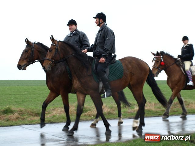 Zdjęcie w galerii na portalu naszraciborz.pl: Pogoda nie przestraszyła jeźdźców wiadomości z regionu