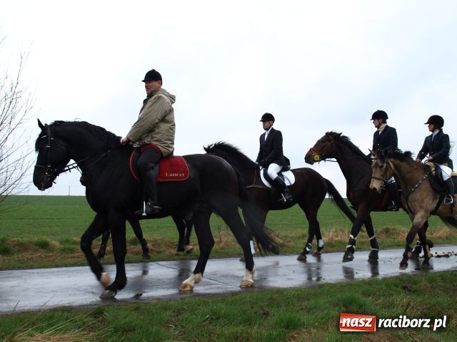 Zdjęcie w galerii na portalu naszraciborz.pl: Pogoda nie przestraszyła jeźdźców wiadomości z regionu