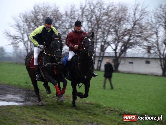Zdjęcie w galerii na portalu naszraciborz.pl: Pogoda nie przestraszyła jeźdźców wiadomości z regionu
