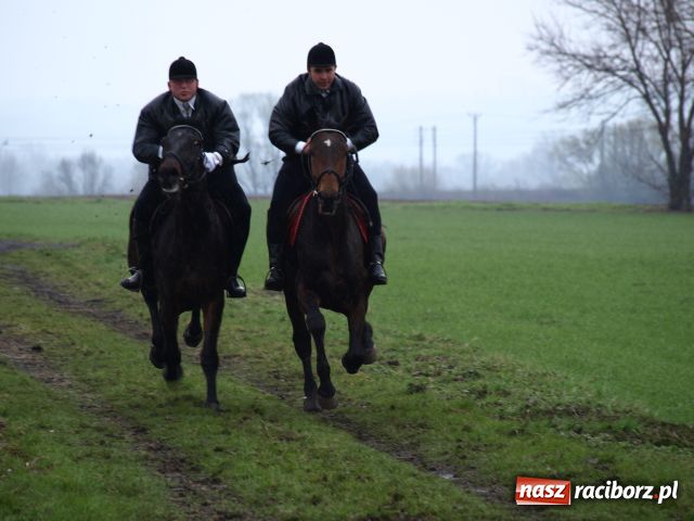 Zdjęcie w galerii na portalu naszraciborz.pl: Pogoda nie przestraszyła jeźdźców wiadomości z regionu