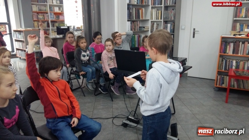 Zdjęcie w galerii na portalu naszraciborz.pl: Jaki ten świat jest ciekawy, czyli zajęcia w filii bibliotecznej na Ostrogu wiadomości z regionu