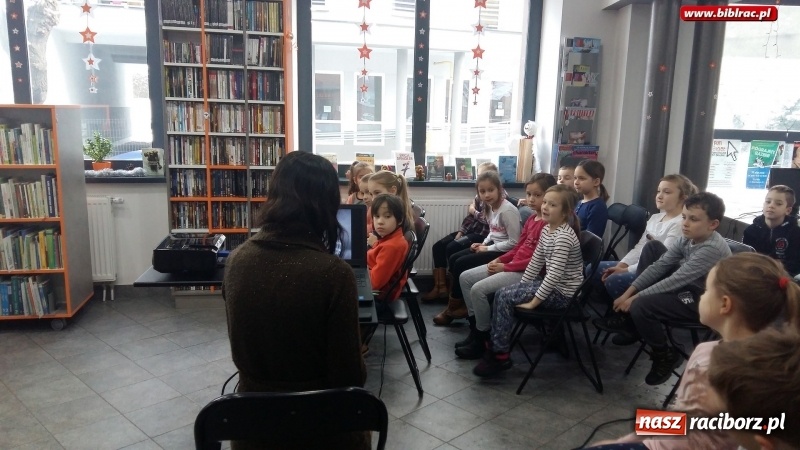 Zdjęcie w galerii na portalu naszraciborz.pl: Jaki ten świat jest ciekawy, czyli zajęcia w filii bibliotecznej na Ostrogu wiadomości z regionu